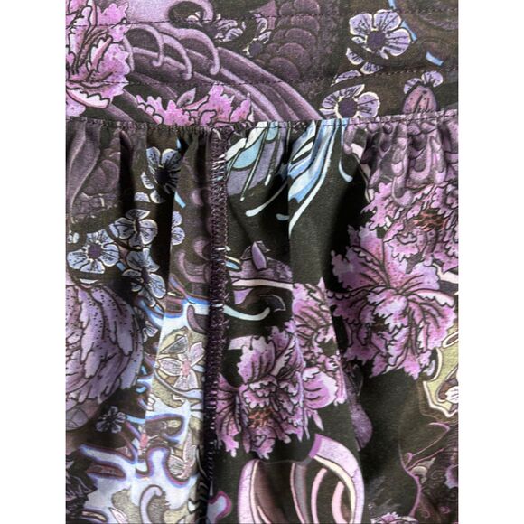 Lululemon Hotty Hot Shorts in Floral Purple Size 6 - Picture 2 of 8